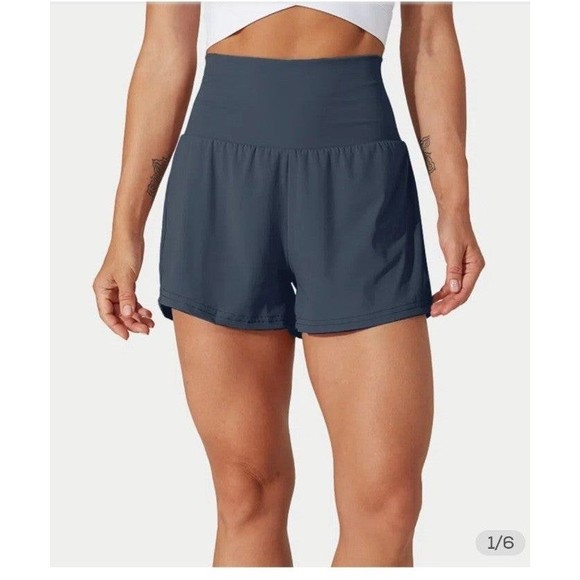 HALARA Pants - Halara Back Pocket Plus Side Hidden Pocket 2-in-1 Gym Shorts 2.5